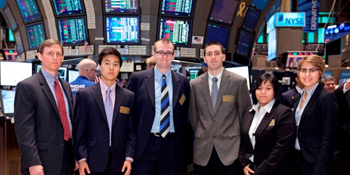 Tom Sabroe '88, with students at NYSE