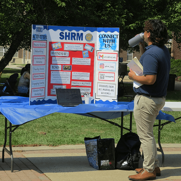 welcome-back picnic photos.