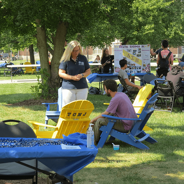 welcome-back picnic photos.