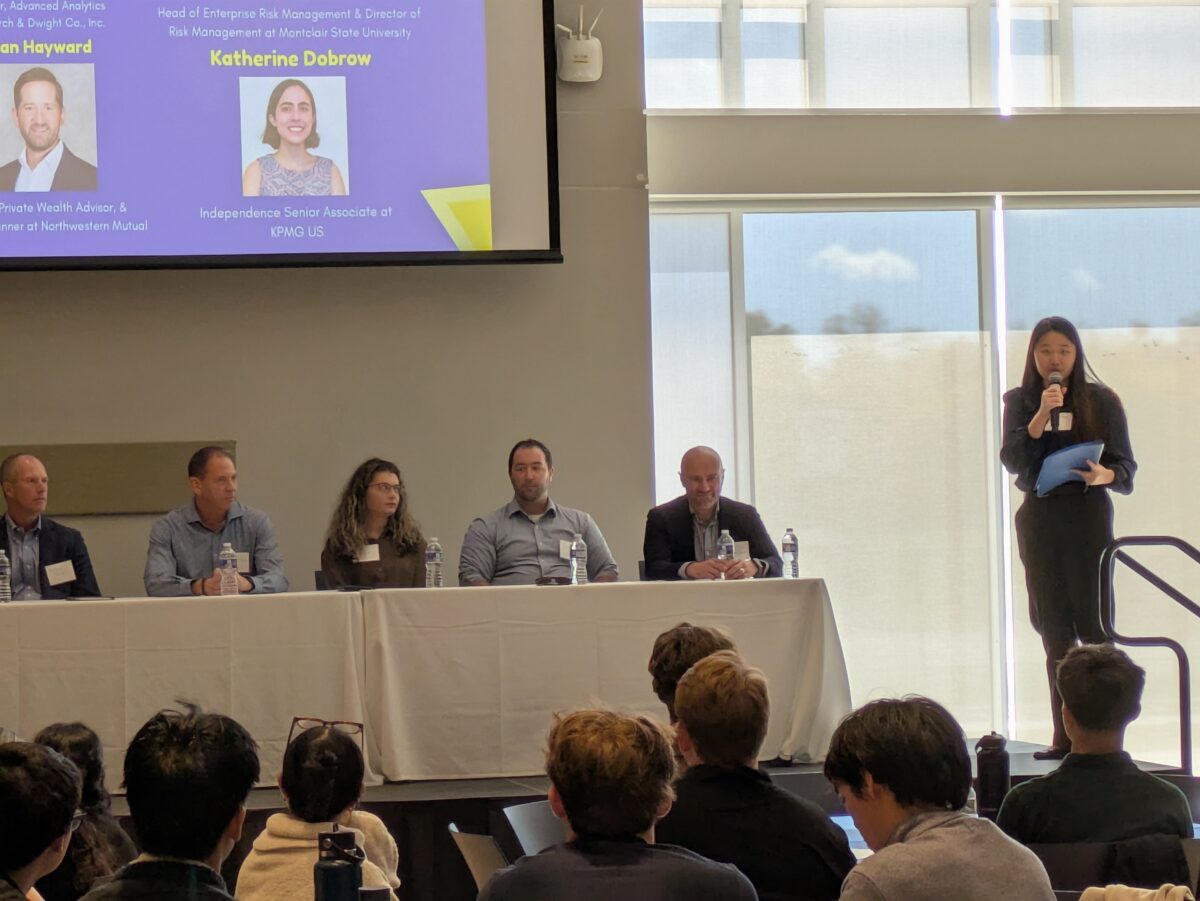 Alumni Networking Night photos.